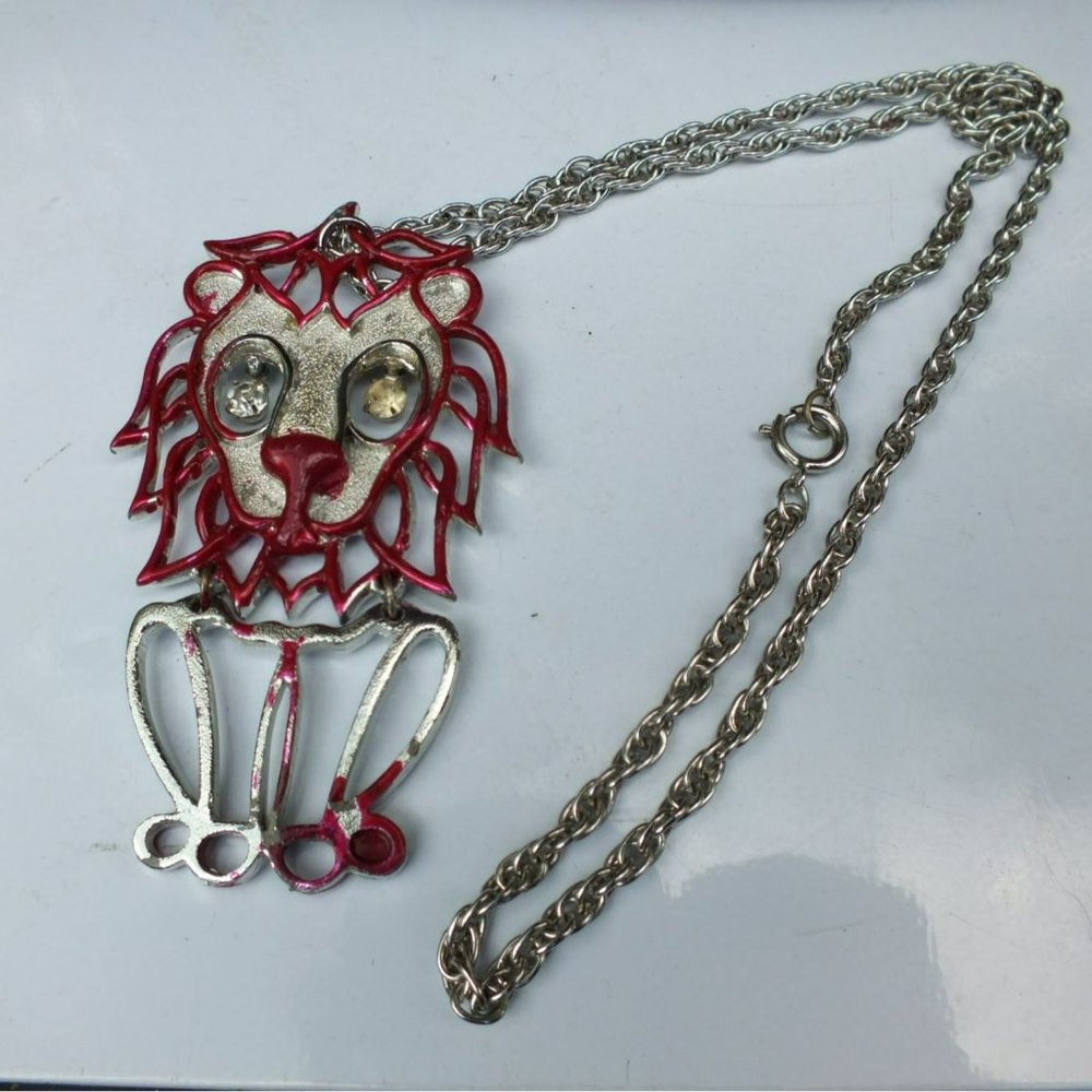 Large White Face Lion Necklace, Red and Silver Colors on Large Alloy Chain